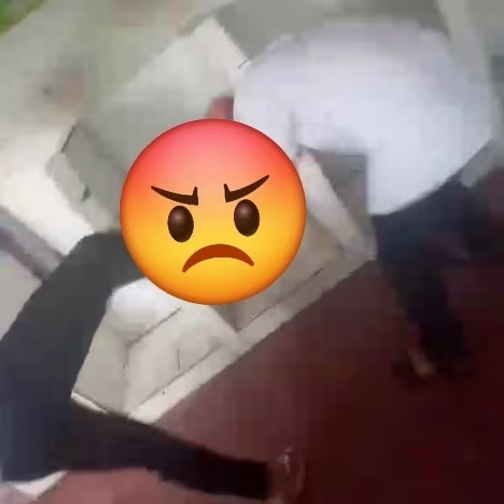 Hình ảnh bạo lực học đường do nhóm học sinh ghi lại