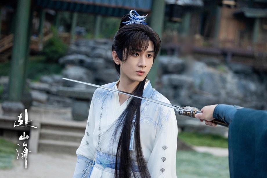 Thành tích của “Phó sơn hải” khiến giá cổ phiếu công ty Hoan Thụy Thế Kỉ tụt dốc không phanh. Ảnh: Nhà sản xuất phim