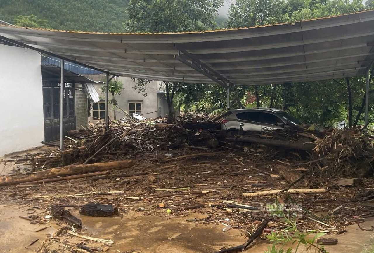 Trận lũ quét tại xã Việt Hồng gây thiệt hại khoảng 30 tỉ đồng. Ảnh: Văn Đức