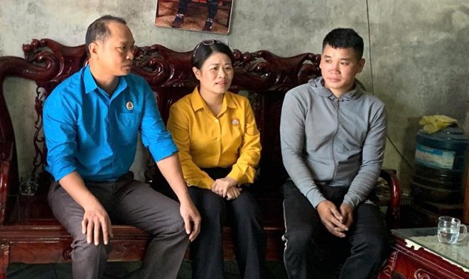 Thăm hỏi gia đình người lao động ở Diễn Châu bị nạn do bão số 10