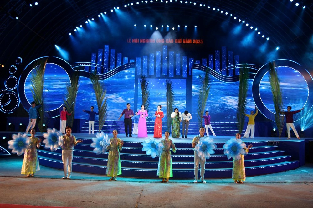 TP.HCM: Lễ hội Nghinh Ông - Cần Giờ 2025 bế mạc với chương trình biểu diễn nghệ thuật đặc sắc - ảnh 1