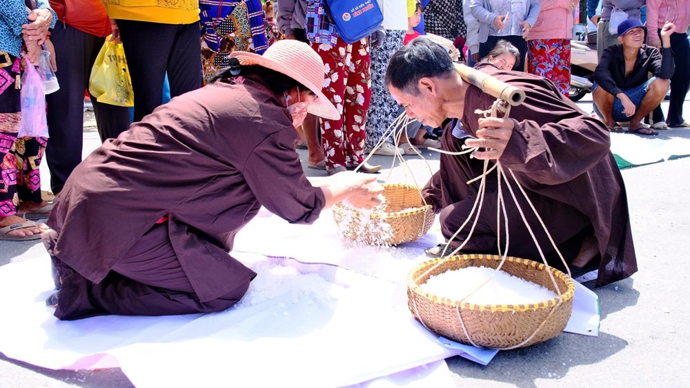 TP.HCM: Lễ hội Nghinh Ông - Cần Giờ 2025 bế mạc với chương trình biểu diễn nghệ thuật đặc sắc - ảnh 8