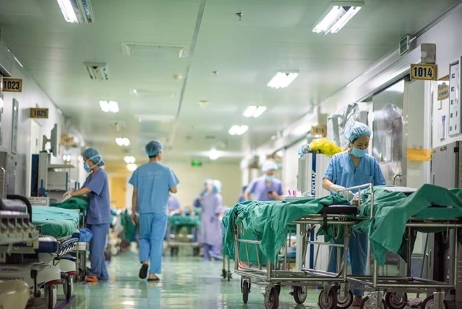 Bộ Y tế đề xuất tăng gần gấp 3 lần phụ cấp mổ và tiền trực cho nhân viên y tế