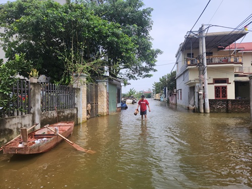 Mưa lớn trên diện rộng Hà Nội có thể bịt lụt một số nơi. Ảnh: Minh Hạnh