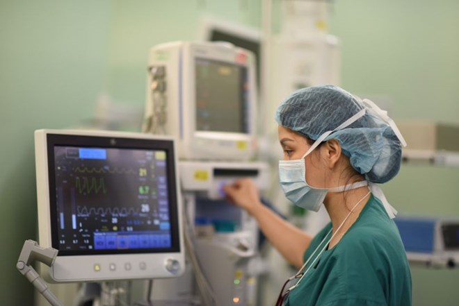 Tăng phụ cấp y tế, bước đi cần thiết để nâng chất lượng khám chữa bệnh