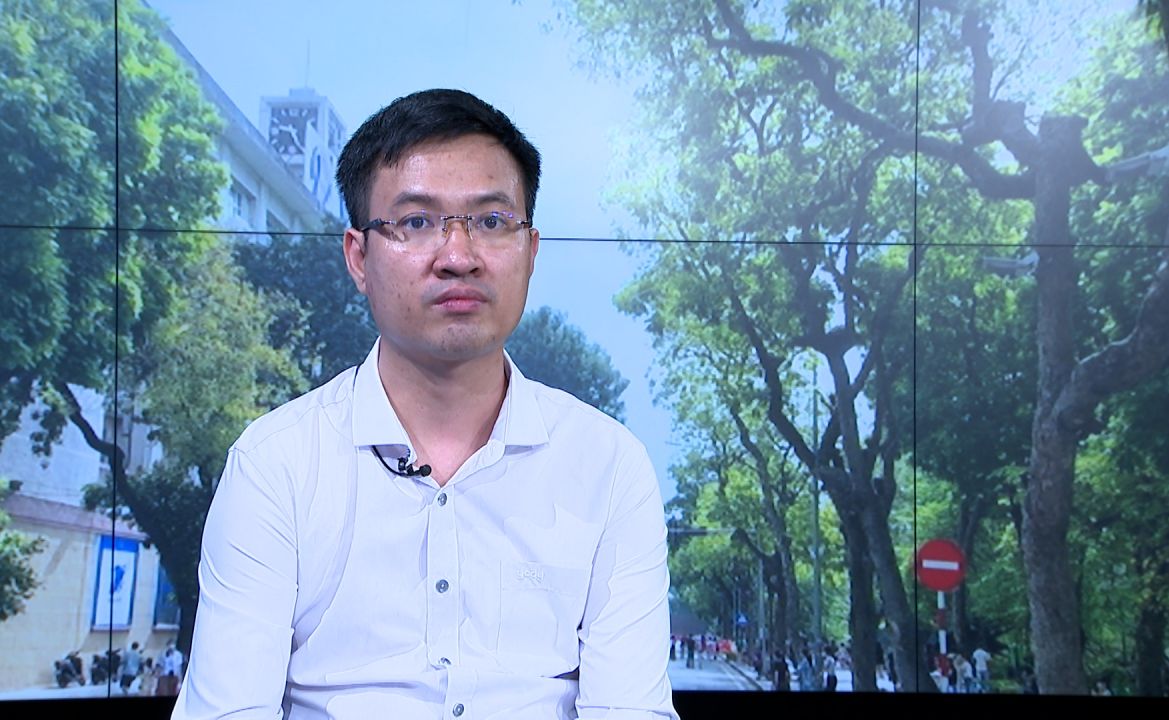 Tiến sĩ Trương Bá Kiên - Phó Giám đốc Trung tâm nghiên cứu Khí tượng khí hậu, Viện Khoa học Khí tượng Thủy văn và Biến đổi khí hậu cho biết trong các tháng cuối năm cần đề phòng hoạt động không khí lạnh kết hợp bão/áp thấp nhiệt đới. Ảnh: An An