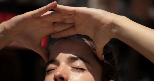 Tắm nắng buổi sáng, thói quen đơn giản giúp tăng vitamin D và cải thiện tâm trạng