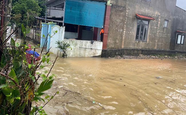 Nhiều nơi tại xã Lệ Thủy ngập sâu. Ảnh: Nguyễn Liên