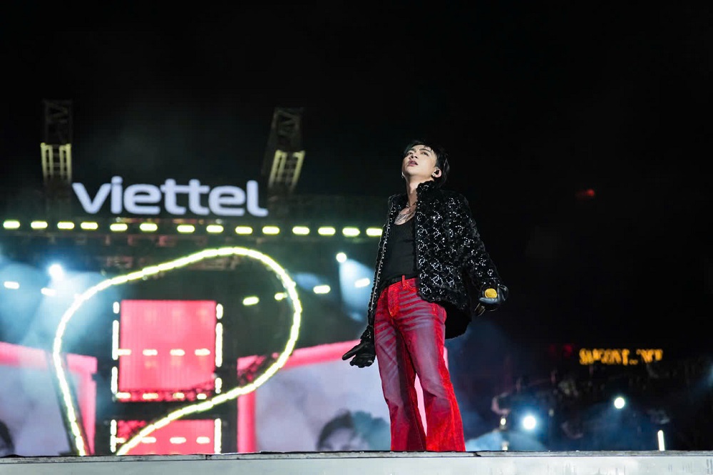 SOOBIN “thiêu đốt” bầu không khí đêm diễn