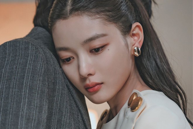 Kim Yoo Jung thoát hình tượng “em gái quốc dân”