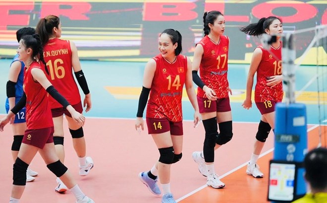 Tuyển bóng chuyền nữ Việt Nam có 19 cầu thủ tập luyện tại Vĩnh Long