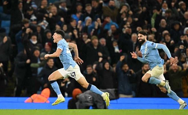 Phil Foden lập cú đúp, Man City thắng kịch tính Leeds United