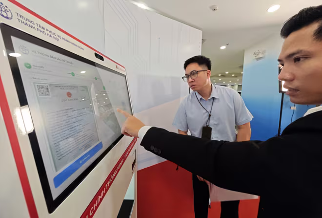 Đến hết năm 2026, Hà Nội đặt mục tiêu 100% cán bộ, công chức, viên chức cấp cơ sở và cấp thành phố phải được bồi dưỡng, trang bị kỹ năng số cơ bản.