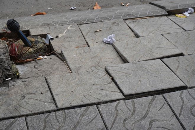 Loạt vỉa hè ở Đà Nẵng mới lát đã xuống cấp