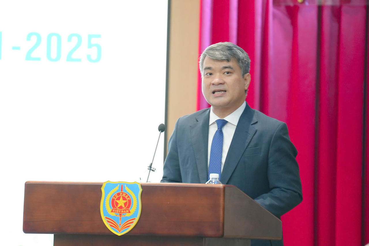 Thứ trưởng Bộ Tư pháp Nguyễn Thanh Tú tuyên bố lý do, giới thiệu đại biểu. (Ảnh: Phương Mai)