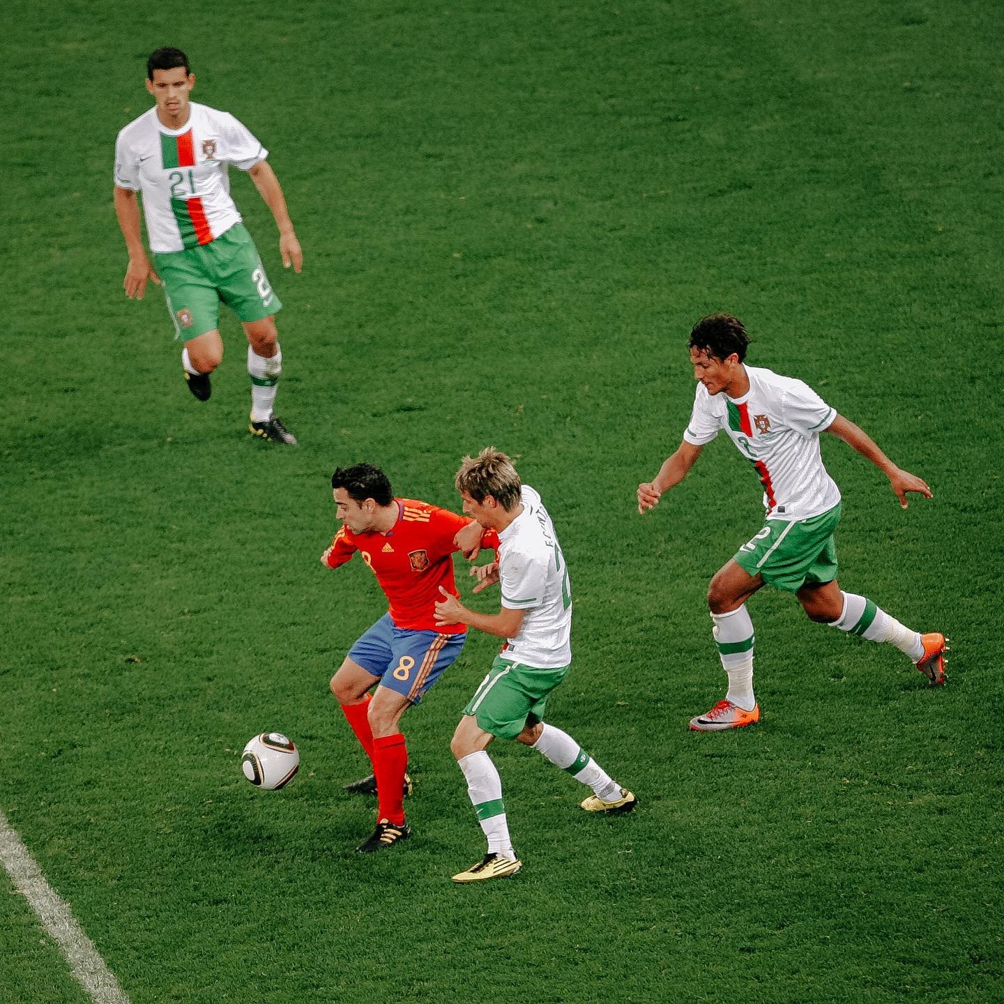 Xavi có đường kiến tạo thiên tài cho David Villa tạI World Cup 2010