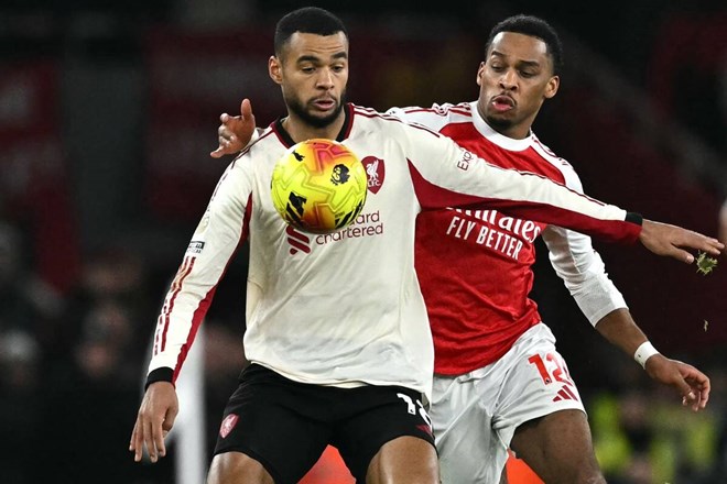 Arsenal và Liverpool chia điểm tại Emirates