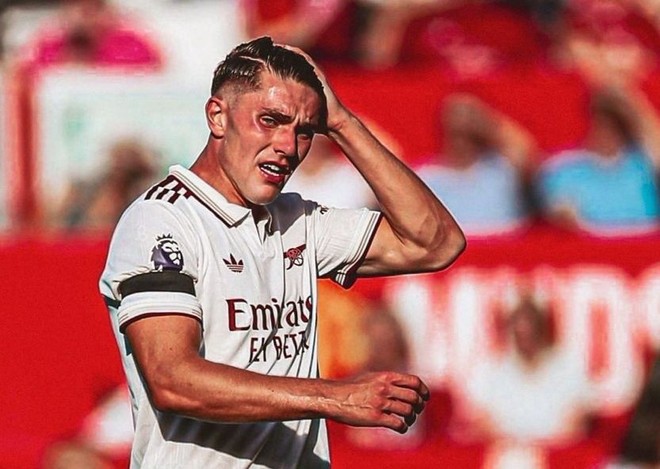 Viktor Gyokeres nhạt nhòa ngày thi đấu trận chính thức đầu tiên cho Arsenal Viktor Gyokeres nhạt nhòa ngày thi đấu trận chính thức đầu tiên cho Arsenal